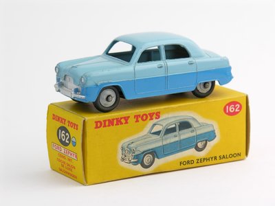 Dinky Toys no.162_3.JPG