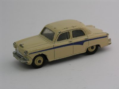 Dinky Toys no.176_3.JPG