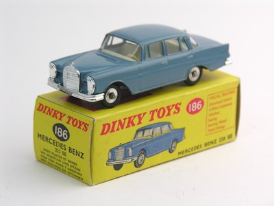 Dinky Toys no.186.JPG