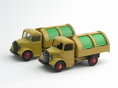 Dinky Toys no.252_1.JPG