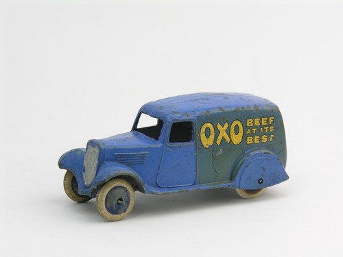 Dinky Toys no.28D_4.JPG