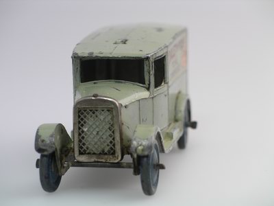 Dinky Toys no.28F_10.JPG