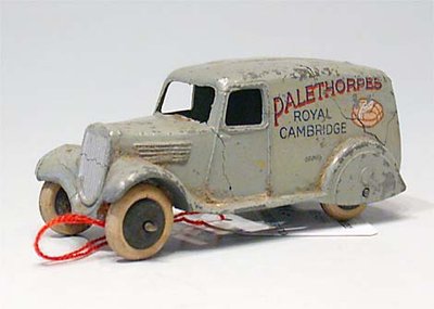 Dinky Toys no.28F_4.JPG