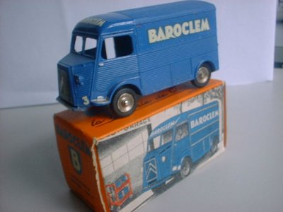 Dinky Toys no.561_4.JPG